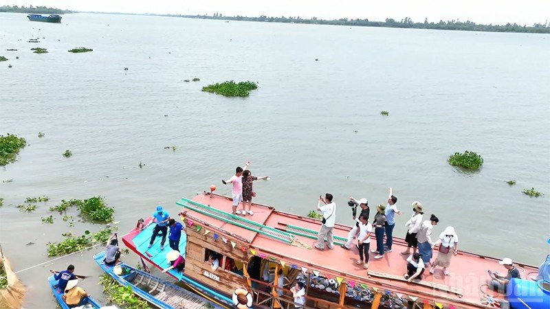 Nha khoa Phương Thành tiên phong mô hình Du lịch nha khoa ở miền Tây