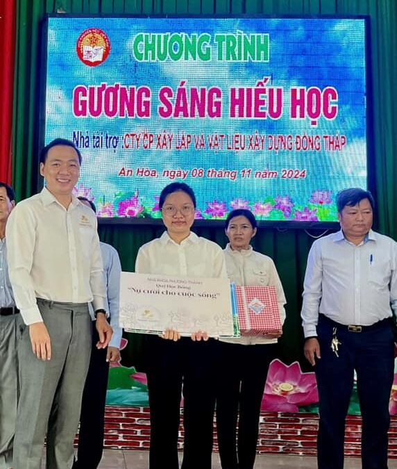 Trao học bổng từ Quỹ “Nụ cười cho cuộc sống” tại Phường An Hòa (TP. Sa Đéc)
