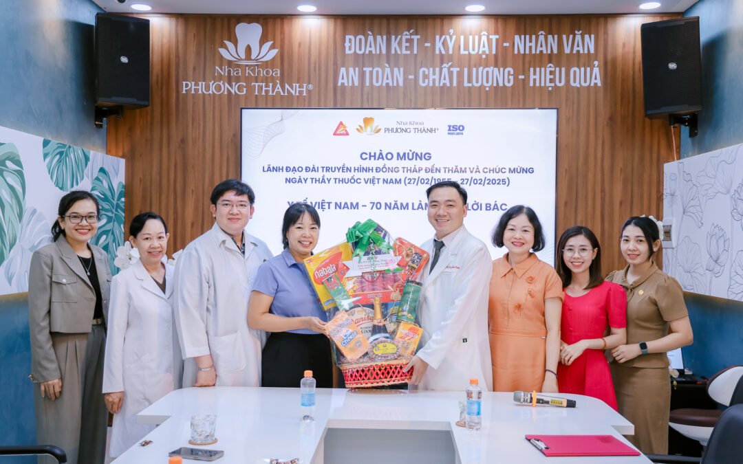 Nhiều đơn vị chúc mừng Nha khoa Phương Thành nhân Ngày Thầy thuốc Việt Nam