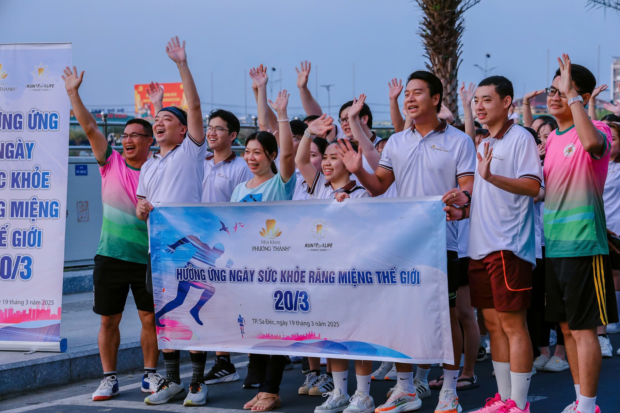 Đội ngũ Nha Khoa Phương Thành tham gia sự kiện hưởng ứng Ngày Sức khỏe Răng miệng Thế giới 20/3 – lan tỏa thông điệp chăm sóc nụ cười khỏe mạnh