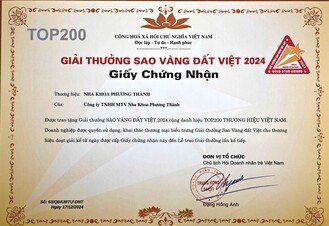 Giấy chứng nhận Giải thưởng Sao Vàng Đất Việt 2024 trao cho Nha khoa Phương Thành, ghi nhận trong danh sách TOP200 thương hiệu Việt Nam