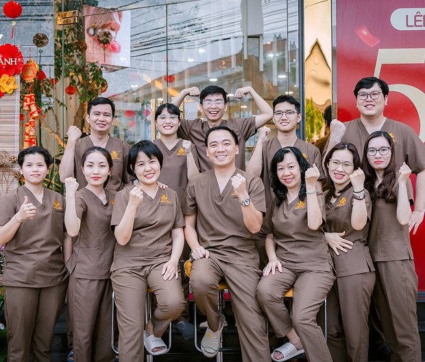 Đội ngũ Bác sĩ Nha khoa Phương Thành chuyên nghiệp, tận tâm