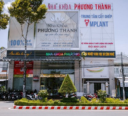 Phòng khám Nha Khoa Phương Thành tại TP.HCM với biển hiệu nổi bật